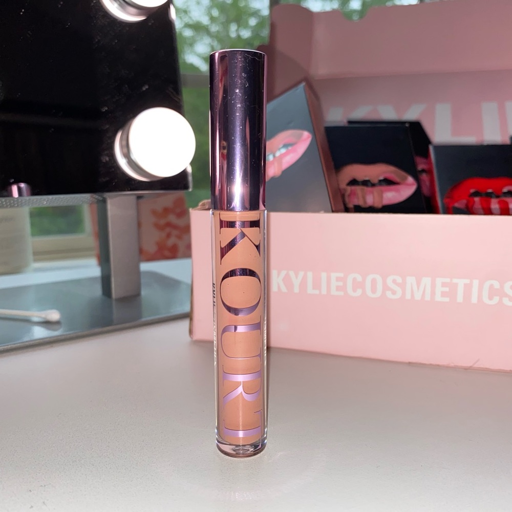 Kylie X Kourtney Liquid Lipstick (French Kiss)